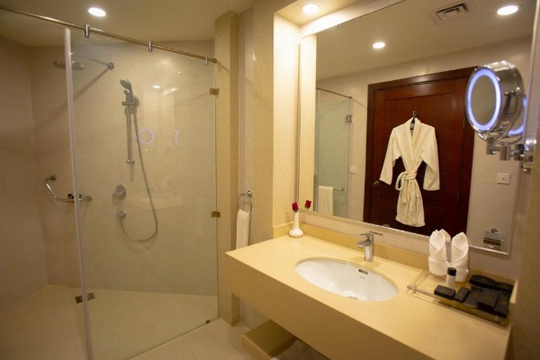 Nine Tree Luxury Hotel & Suites Lahore image 12