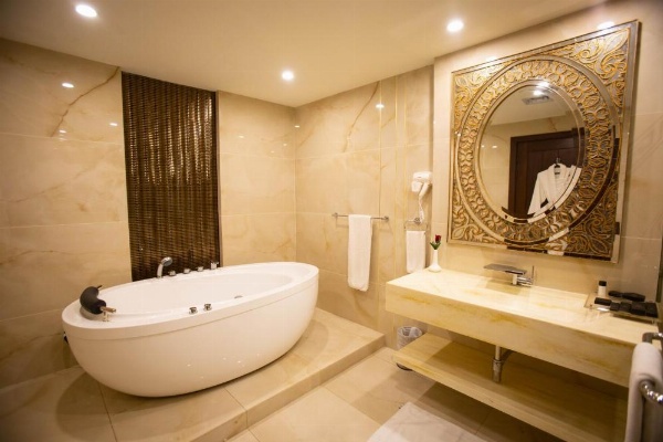 Nine Tree Luxury Hotel & Suites Lahore image 32