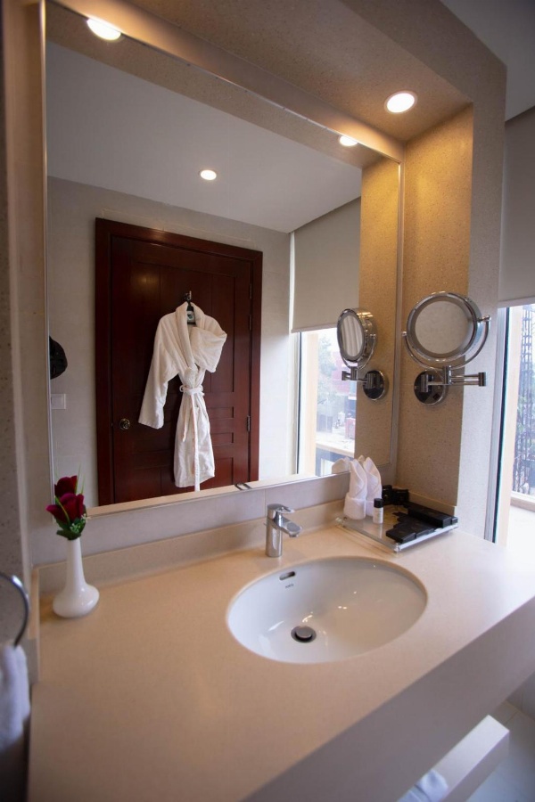 Nine Tree Luxury Hotel & Suites Lahore image 5